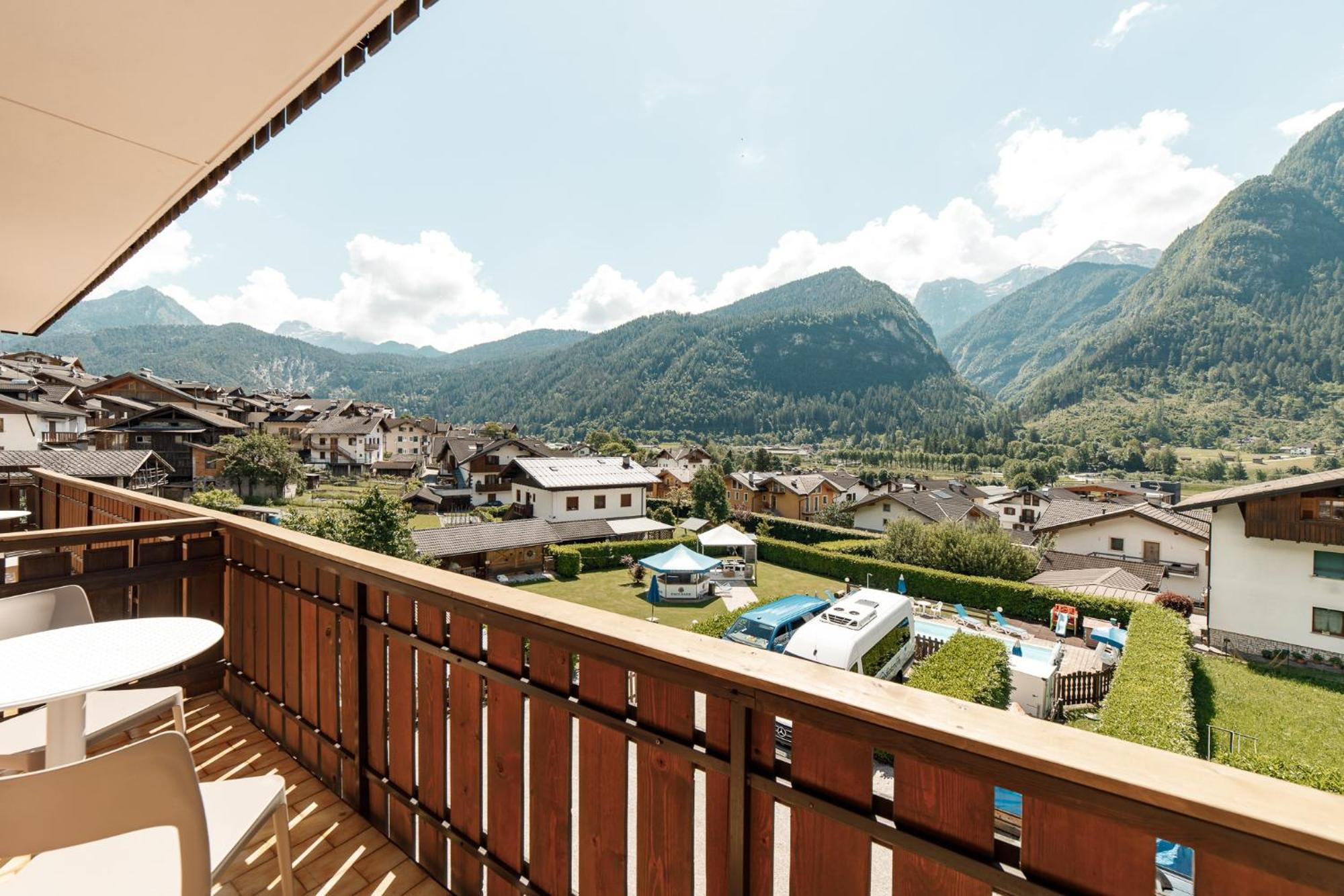 Hotel Al Bivio - Pizzeria, Pool & Sauna Imer Exterior photo